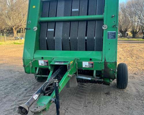 Rotoenfardadora John Deere 535