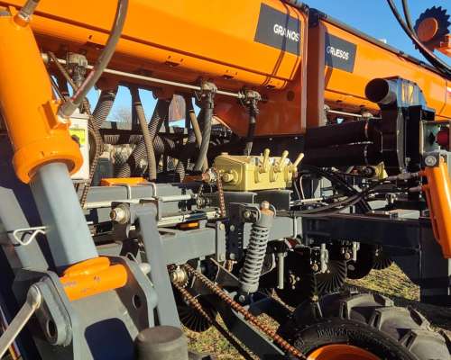 Sembradora Fabimag Multiplanter 16 52 Neumático 2024 sin USO