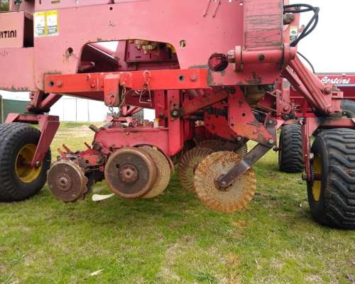 Sembradora Bertini Modelo 32000