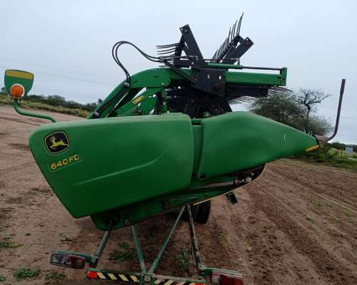 John Deere 9870 con Draper de 40 Píes