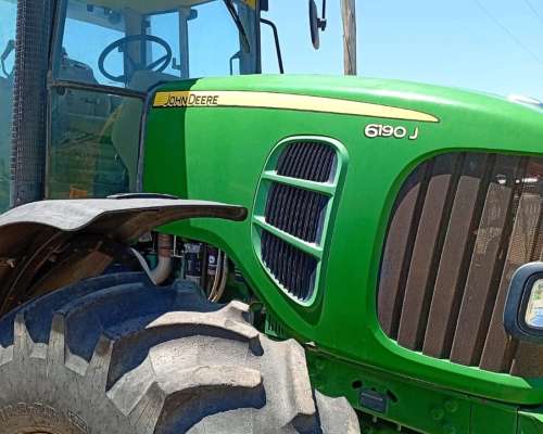 39 - Tractor John Deere 6190j . Usado