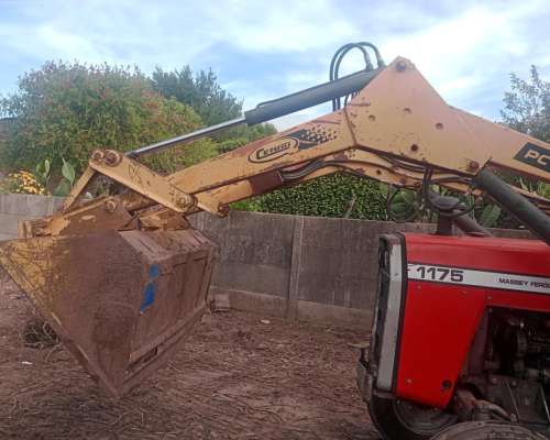 Tractor Massey Ferguson 1175 con Pala Frontal
