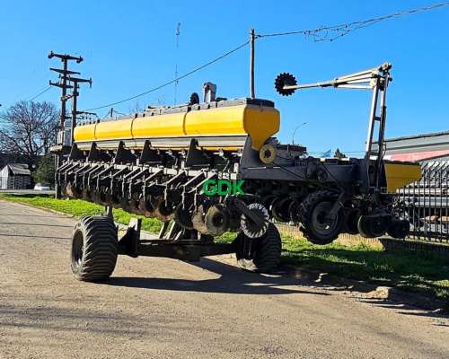 Sembradora Autotrailer 14 a 52 Brioschi. Disponible