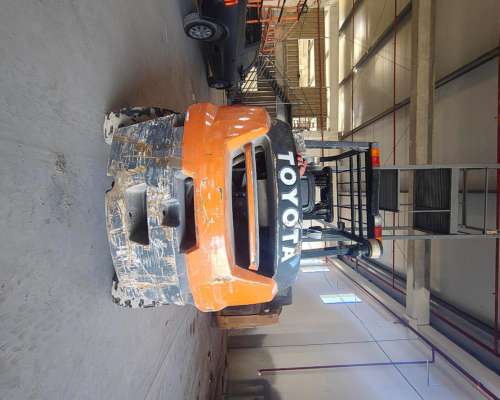 Autoelevador Toyota 5 TN ,rod. Macizo ,diesel 2016 4 S HID