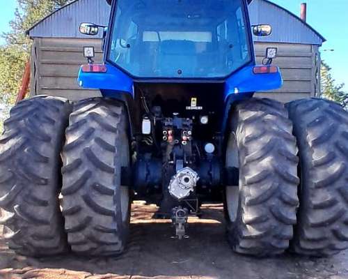 New Holland TM 7040