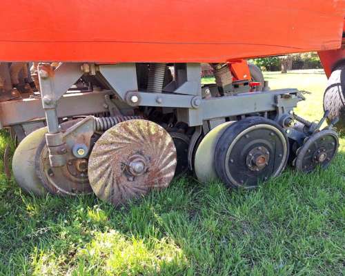 Sembradora Juber 2018 de 14 a 21 con Alfalfero