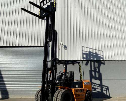 Alquiler Autoelevador 5 Toneladas 5000kg Triple Torre 4.5m