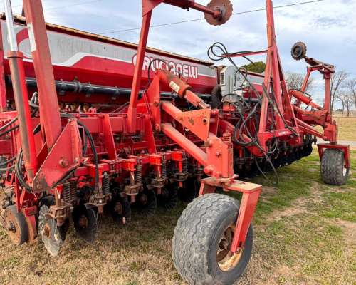 Crucianelli Pionera 4017 con Alfalfero y Kit Neumáticoo