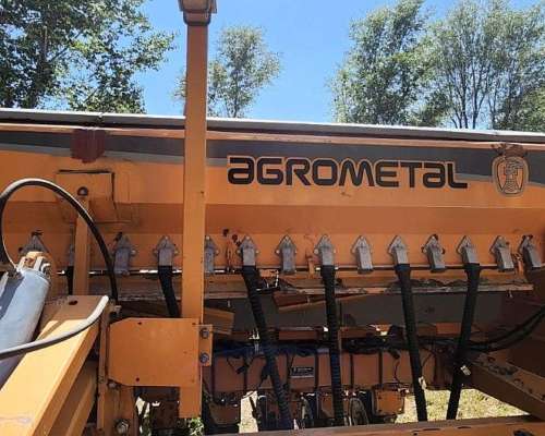 Sembradora Agrometal TX Mega de 22 a 35 cm Neumático