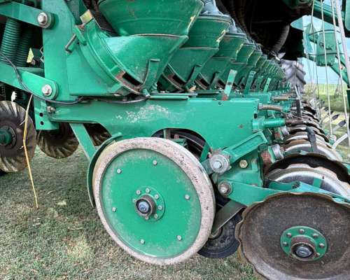 Sembradora Pierobon de 17 Surcos a 40 cm