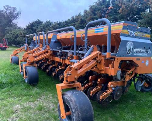 Sembradora Agrometal TX Mega año 2016