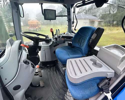 Usado - New Holland - T7-205 - 2021 - 4wd - Piloto