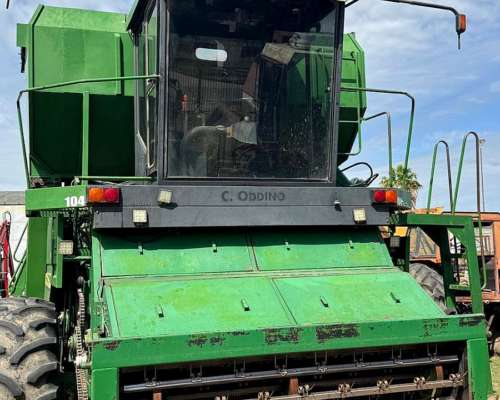 Cosechadora de Mani Leonarth Doble Hilera Autopropulsada