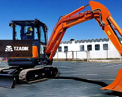 Excavadora Oruga de Caucho ME40 3,8tn Motor Kubota 25hp