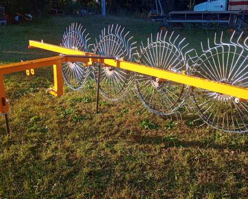 Rastrillo Acople de Tres Puntos de 4 Estrellas