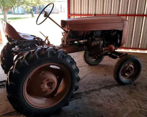Fiat U25. con Kit para Levante de Tres Puntos.