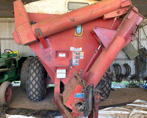 Tolva Ombu ATA-14 Tn-balanza y Cubiertas-año 2004-muy Buena