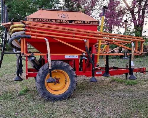 Fertilizadora, Encaladora, Sembradora Pasturas Altina