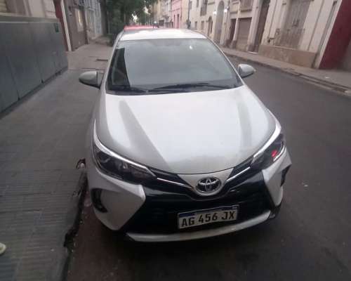 Toyota Yaris XLS 1.5 6mt 2024 MAN 78000km 18.599u$s SER OFI