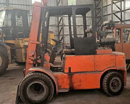 Autoelevador Clark 4,5 TN