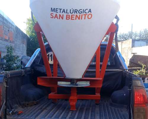 Fertilizadora 3 Puntos al Voleo.
