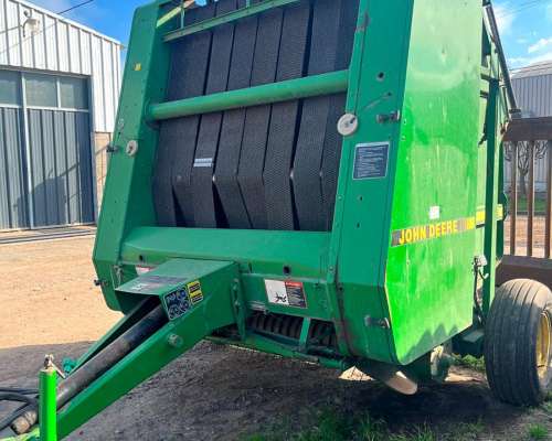 Rotoenfardadora John Deere 535