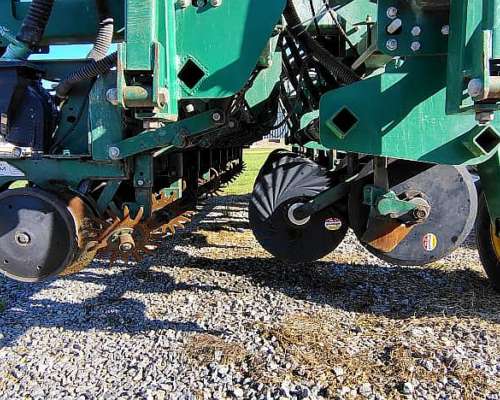 Sembradora Pierobon MIX 3b 10 Surcos Neumatica. Buen Estado