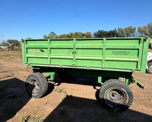 Acoplado Volcador el Grillo de 4 Toneladas 3 Vuelcos Verde