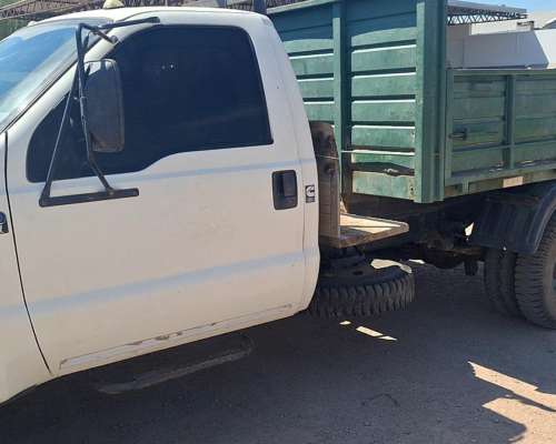 Vendo Camion Ford 4.000 MOD.2.008
