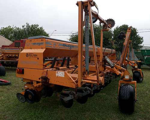 Sembradora Agrometal TX Mega 16 a 52