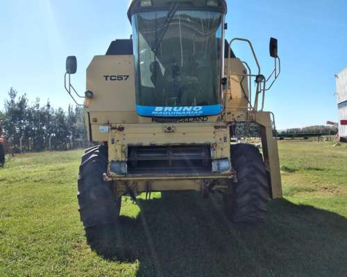 Cosechadora New Holland TC 57