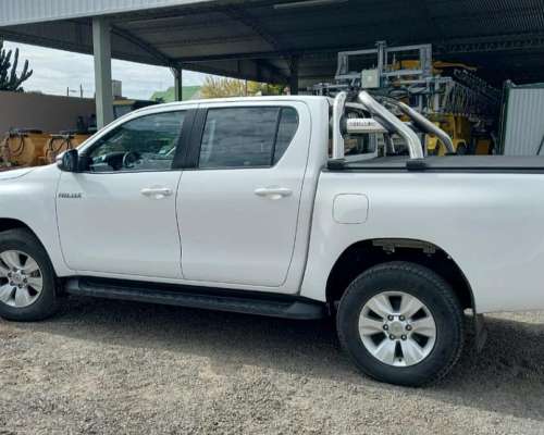 Pick UP Toyota Hilux 4X2 año 2017