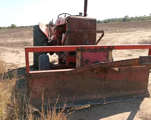 Tractor Fiat 60 Rtractor con Topadora Frontal