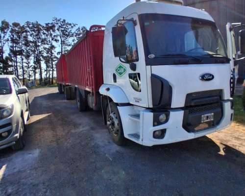 Camión Ford Cargo 1722. Tolva Tipo Vulcano. 300.000 KM.