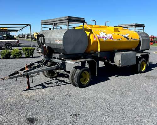 Acoplado Tanque Combinado Metalpaz de 3500 Lts de Agua