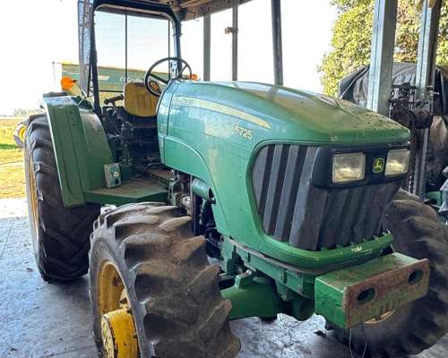 John Deere 5725 2017 90 HP Doble Traccion