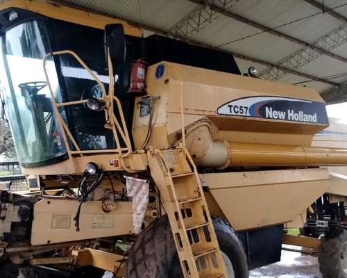 Cosechadora New Holland TC57 Mod 05, 7000 HS, 23 Pies