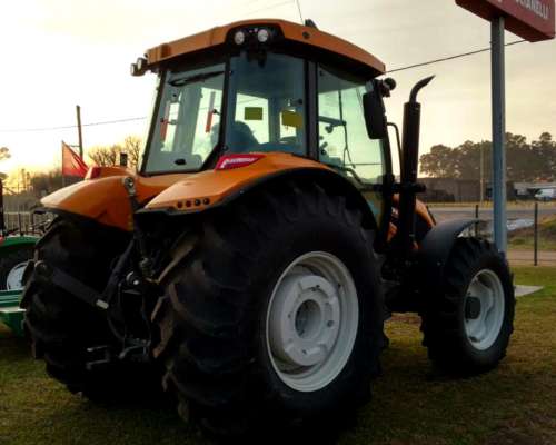 Tractor Valtra A- 144 Hitech