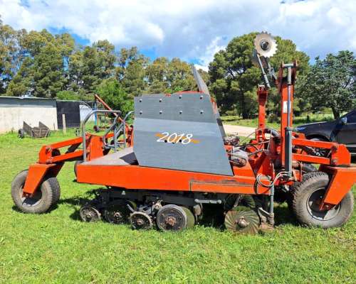 Sembradora Juber 2018 de 14 a 21 con Alfalfero