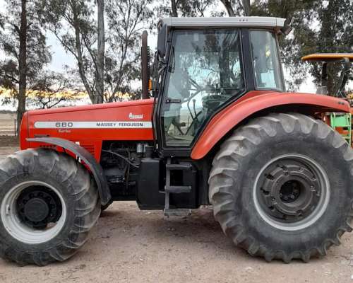 Tractor Massey Fergunson 680 año 2006 en Buen Estado