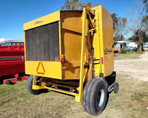 Rotoenfardadora Challenger RB 56 CA