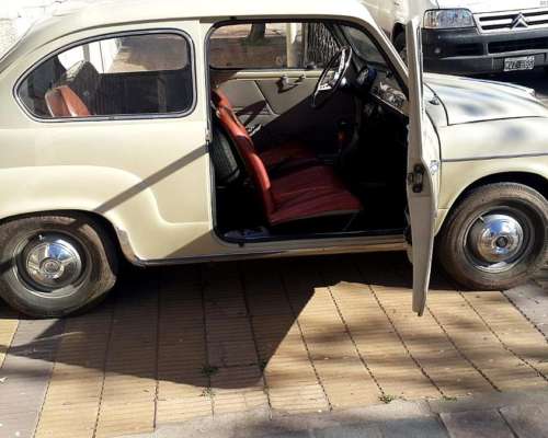Auto Antiguo Fiat 600