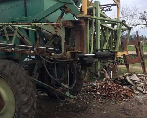 Fumig Motriz Ciriacci 2011 de 3000 Lts- Barra 30 Mts a 0,35