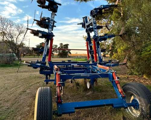 Carpidor Agroindustrial de 17 Rejas a 0,52.