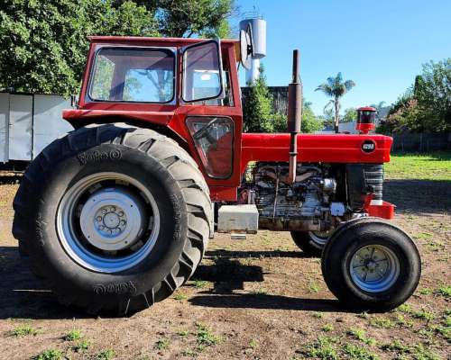 Massey Fergusson 1098 .