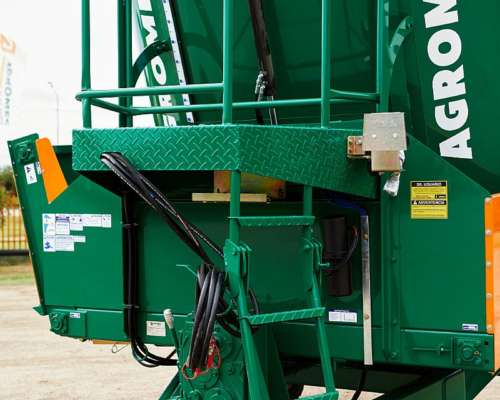 Mixer Vertical Distribuidor 14 M3 Descarga Frontal Agromec