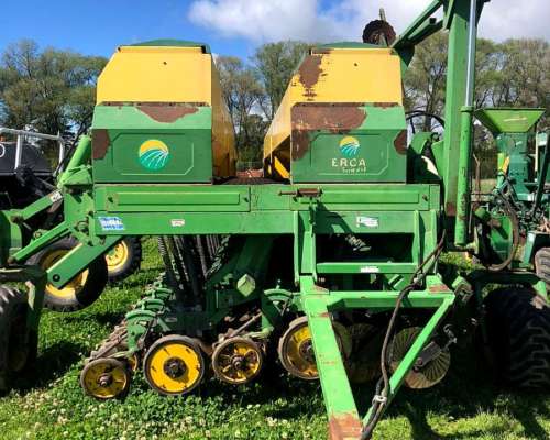 Sembradora Erca de 33 Lineas a 19 cm con Monitor.