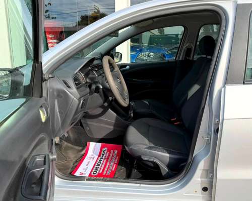 Vw Voyage 1.6 MSI Manual año 2017 Gris Plata. con 48.000km.