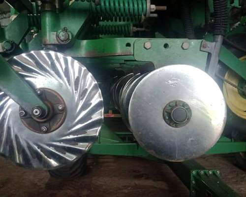 Sembradora Tedeschi 18 Lineas a 42 CM.