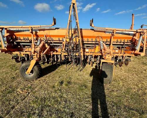 Sembradora Agrometal TX Mega 13/52 Neumatica Clic, Variable